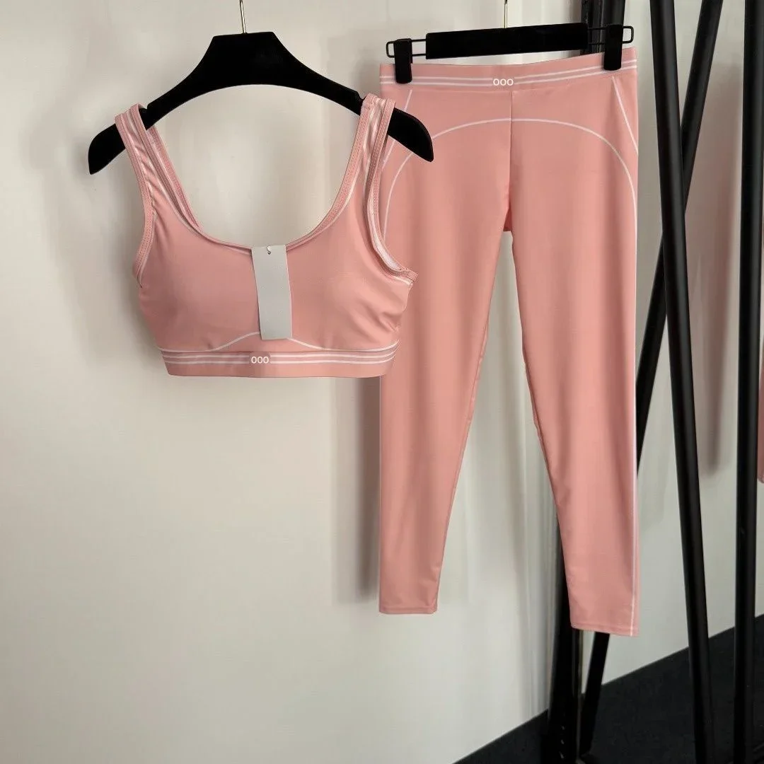 Tanktop en broek, tweedelig ad - Yoga Fitness Pilates recensie en prijs